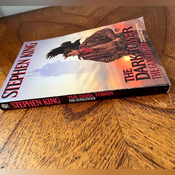The Dark Tower: (1988) The Gunslinger by Stephen King - Picture 4 of 7